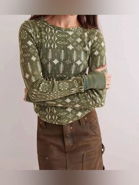 We the free pretty little thermal pine